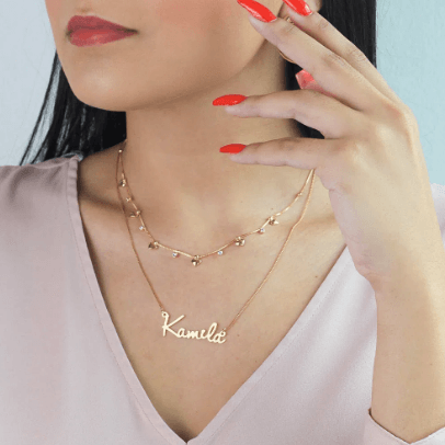 Colar personalizado com unhas vermelhas