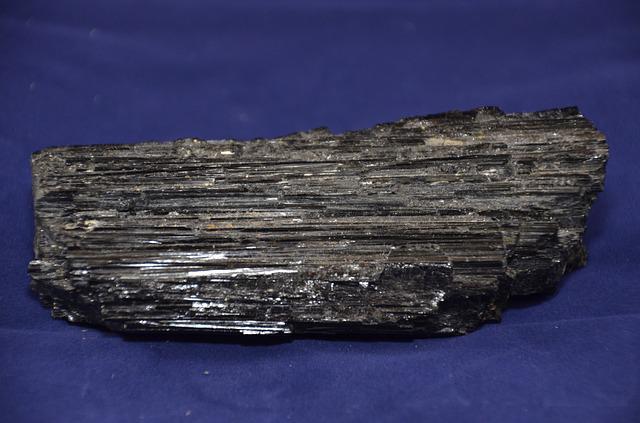 Pedra de Turmalina Negra