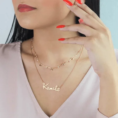 Colar personalizado com unhas vermelhas
